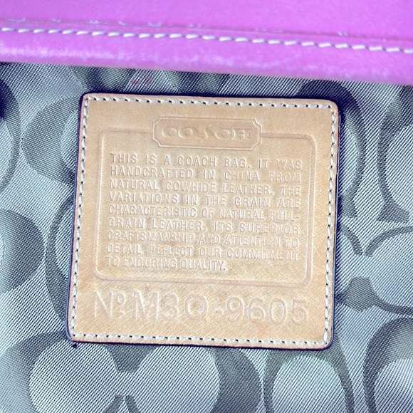 Coach Hamptons Lilac and White Leather Hand Bag M3Q-9605 Zip Closure Purse - Picture 13 of 16